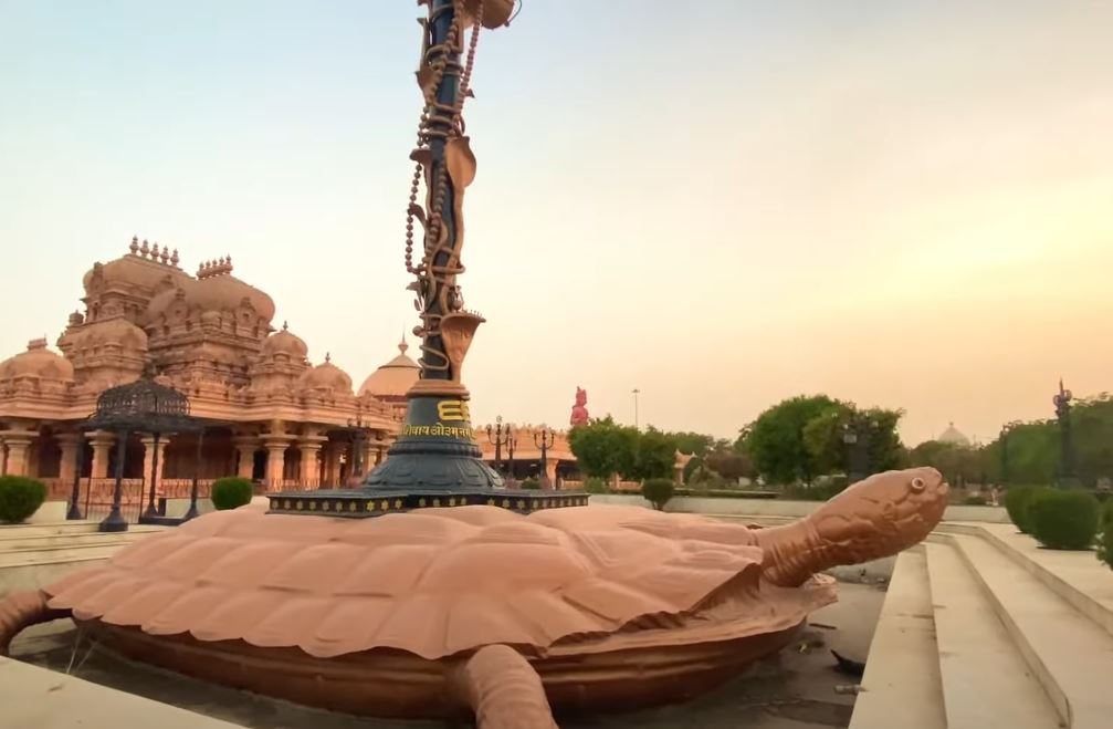 Chhatarpur Temple Delhi